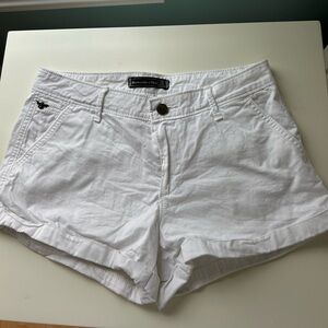 Abercrombie and fitch size 25, white jean shorts. (Barely worn)